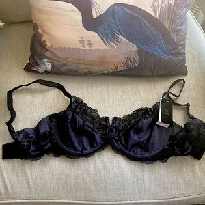 Wacoal unlined lace underwire bra NWT